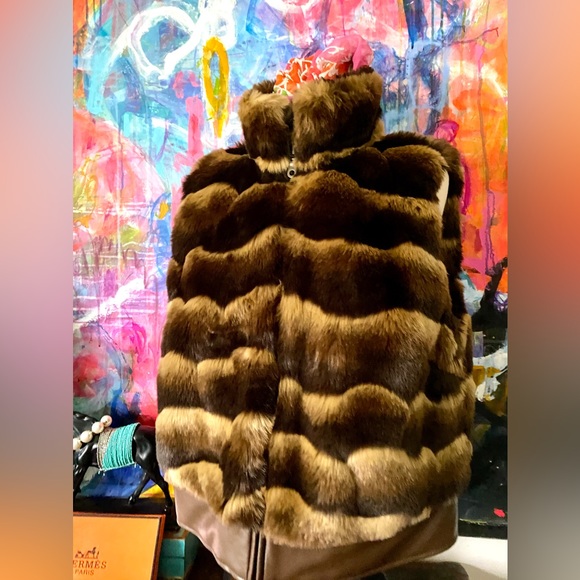 Gorgeous CHICOS Lush Brown Faux Fur VEST Statement Luxury Fashion size 1 NWOT ❤️ - Picture 4 of 10